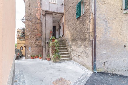 Foto Appartamento in Via Degli Orti 12, Ischia di Castro di 100 m²