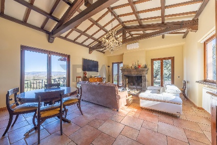 Foto Villa unifamiliare in Via Monte Topino 40, Sutri di 212 m² in vendita