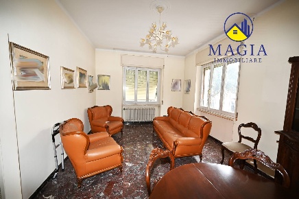 Foto Appartamento a Ascoli Piceno di 135 m² con 5 locali in vendita