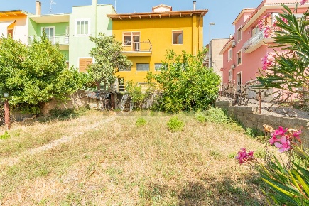 Foto Appartamento in Via Venezia 24, Canino Centro di 140 m² con 3 locali