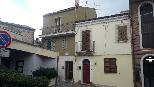 Foto Casa indipendente in Corso Umberto 1°, Vacri Centro di 165 m²