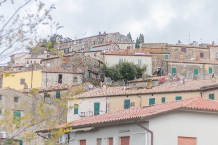 Foto Appartamento a Semproniano Centro di 374 m² con 5 locali in vendita