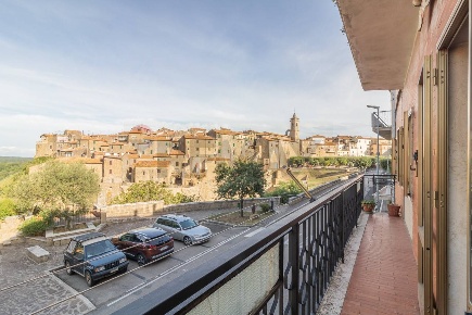 Foto Appartamento in Via San Magno 58, Farnese di 107 m² con 4 locali