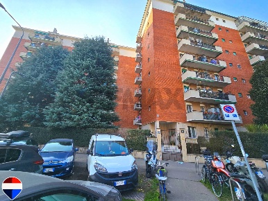 Foto Appartamento in Viale San Gimignano 9, Milano Lorenteggio di 46 m²