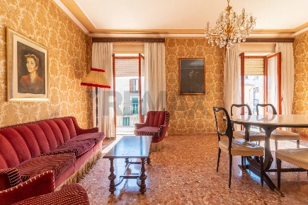 Foto Appartamento in Via Napoli 14, Cellere Centro di 155 m² con 4 locali