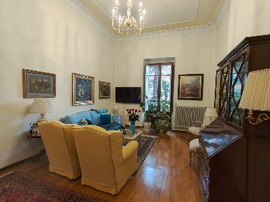 Foto Appartamento in Vico Delle Cererie, Teramo Centro di 200 m² in affitto