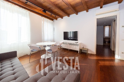 Foto Appartamento in Via De Gradi 2, Monza Centro Storico di 86 m²