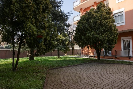Foto Appartamento in VIA PASUBIO 39, Cesano Boscone Centro di 111 m²