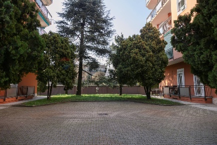 Foto Appartamento in VIA PASUBIO 39, Cesano Boscone Centro di 111 m²