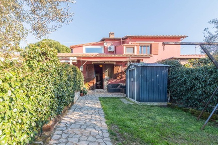 Foto Villa a schiera in Strada del Tirreno 11, Montalto di Castro di 65 m²