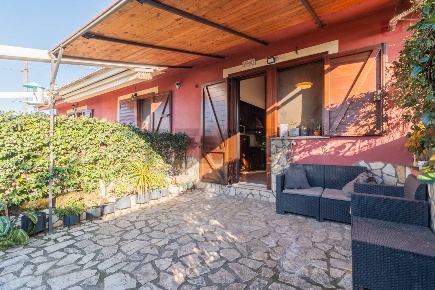Foto Villa a schiera in Strada del Tirreno 11, Montalto di Castro di 65 m²