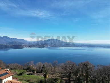 Foto Terreno residenziale in Via Pore Musolischvili, Belgirate di 5300 m²