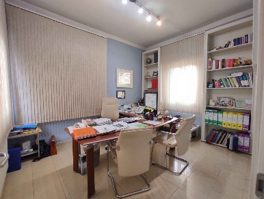 Foto Ufficio in Via Landucci, Pistoia Sant'Agostino di 55 m² con 3 locali