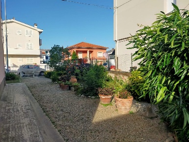 Foto Appartamento a Castelfranco di Sotto Centro di 100 m² con 5 locali