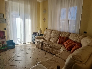Foto Appartamento a Carrara Marina di Carrara di 75 m² con 4 locali