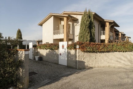 Foto Casa indipendente a Pontedera Gello, Pardossi di 150 m² con 6 locali