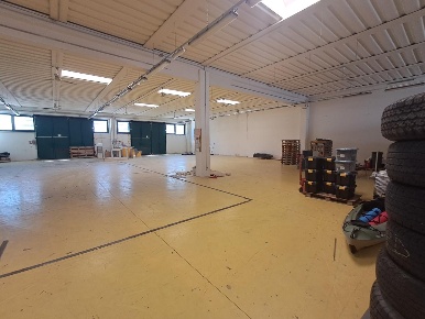 Foto Capannone industriale a Ponsacco Centro di 500 m² con 1 locali