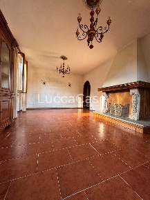 Foto Case semi ndipendenti a Borgo a Mozzano Valdottavo di 300 m²