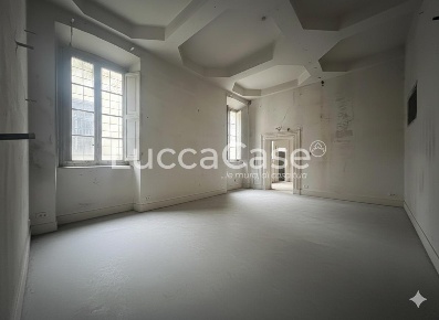 Foto Loft a Lucca Piazza Napoleone - San Michele di 190 m² con 4 locali