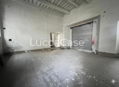 Foto Loft a Lucca Piazza Napoleone - San Michele di 190 m² con 4 locali
