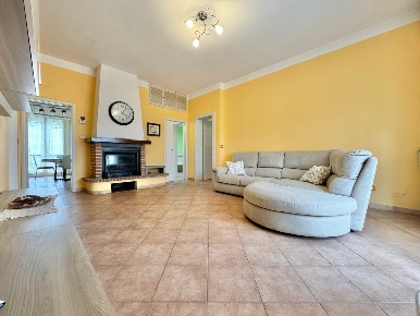 Foto Appartamento a Ponsacco Centro di 100 m² con 4 locali in vendita