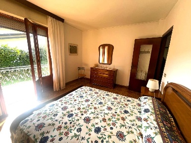 Foto Appartamento a Massa Marina di Massa Centro di 65 m² con 3 locali