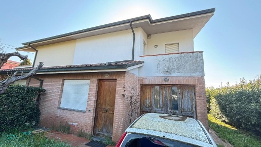 Foto Villa bifamiliare a Capannori Lammari - Lunata di 148 m² con 4 locali