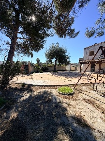 Foto Appartamento a Lecce Torre Rinalda di 146 m² con 7 locali in vendita