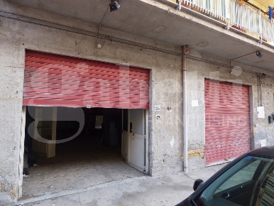 Foto Magazzino in Via NiccolÃ² Machiavelli 24, Bagheria Centro di 181 m²