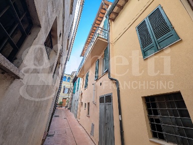 Foto Duplex in Vicolo DEL COMUNE 6, Torgiano Centro di 120 m² con 3 locali