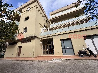 Foto Appartamento in Via DEL FIUME 33, Terracina Centro di 170 m²