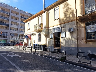 Foto Negozio in Via Emilia 5, Messina Provinciale di 55 m² con 3 locali