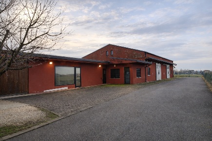 Foto Laboratorio a Pieve di Soligo Centro di 516 m² con 10 locali