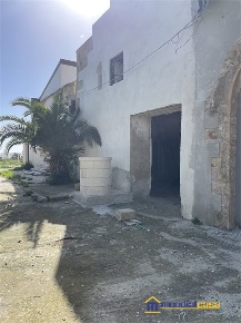 Foto Rustico in c.da Mandrie Vecchie, Pachino di 135 m² con 5 locali