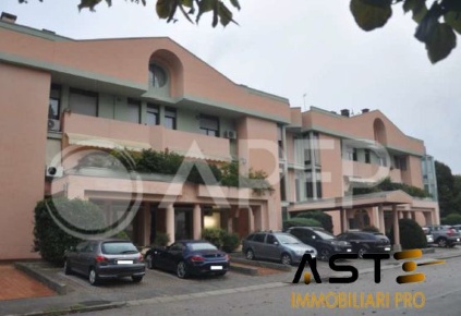 Foto Ufficio in via G. Zanella, Teolo Feriole di 91 m² con 3 locali