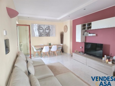 Foto Appartamento in Via Bari, Adelfia di 100 m² con 3 locali in vendita