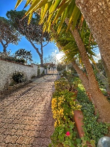 Foto Villa a schiera a Livorno Montenero Basso - Montenero Alto di 210 m²