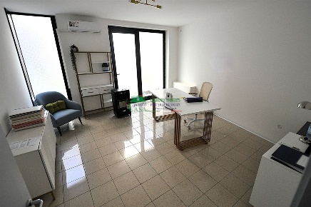 Foto Ufficio a Ragusa San Luigi - Archimede di 90 m² con 4 locali