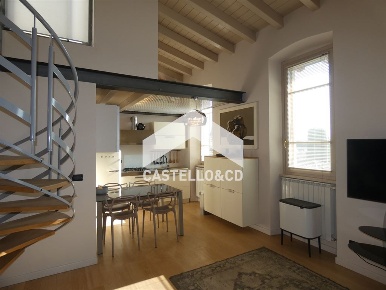 Foto Appartamento in via Chiesa, Padenghe sul Garda Centro di 100 m²