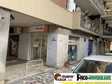 Foto Negozio in Via Sardegna, Palermo De Gasperi - Croce Rossa di 70 m²