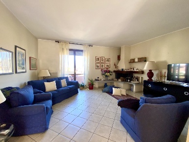 Foto Appartamento in Viale Europa 13, Grinzane Cavour Gallo di 110 m²