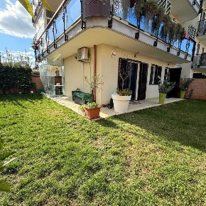 Foto Appartamento in Via Luigi Einaudi 11, Marino Frattocchie di 68 m²