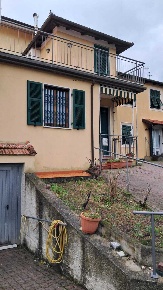 Foto Villa bifamiliare a La Spezia Limone - Melara di 137 m² con 5 locali