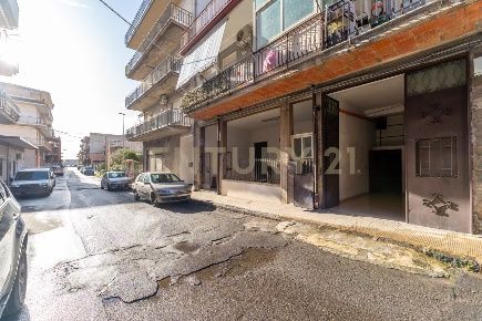 Foto Appartamento in Via P. Gobetti 8, Adrano di 100 m² con 4 locali