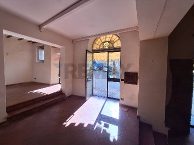 Foto Negozio in Piazza Vittorio Emanuele II 8, Loro Ciuffenna Centro