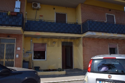 Foto Case semi ndipendenti in Viia Laurentina 114, Pomezia di 117 m²