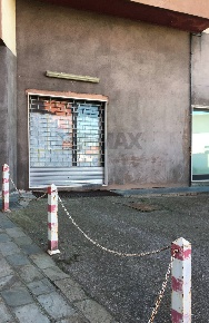 Foto Locale commerciale in VIA MARCONI 29, Vaprio d'Adda di 157 m²