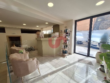 Foto Locale commerciale in Via Giovan Battista Bosco Lucarelli, Benevento