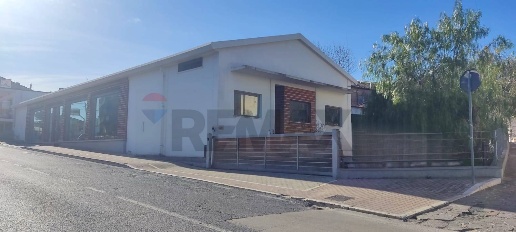 Foto Locale commerciale in VIA GABRIELE D'ANNUNZIO 52, Cepagatti Centro