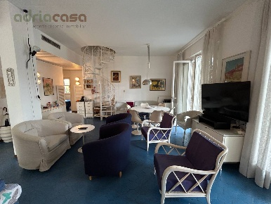 Foto Appartamento in Viale Dante Alighieri, Riccione Alba Mare di 120 m²